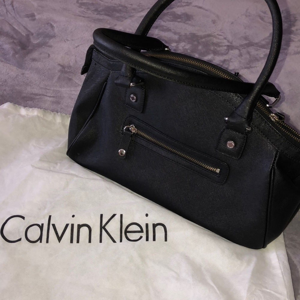 Small short handle purse
